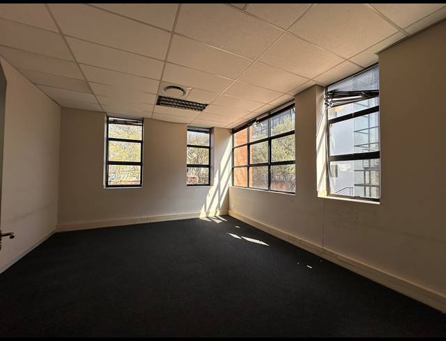 97M² OFFICE TO LET IN HIGHVELD TECHNOPARK